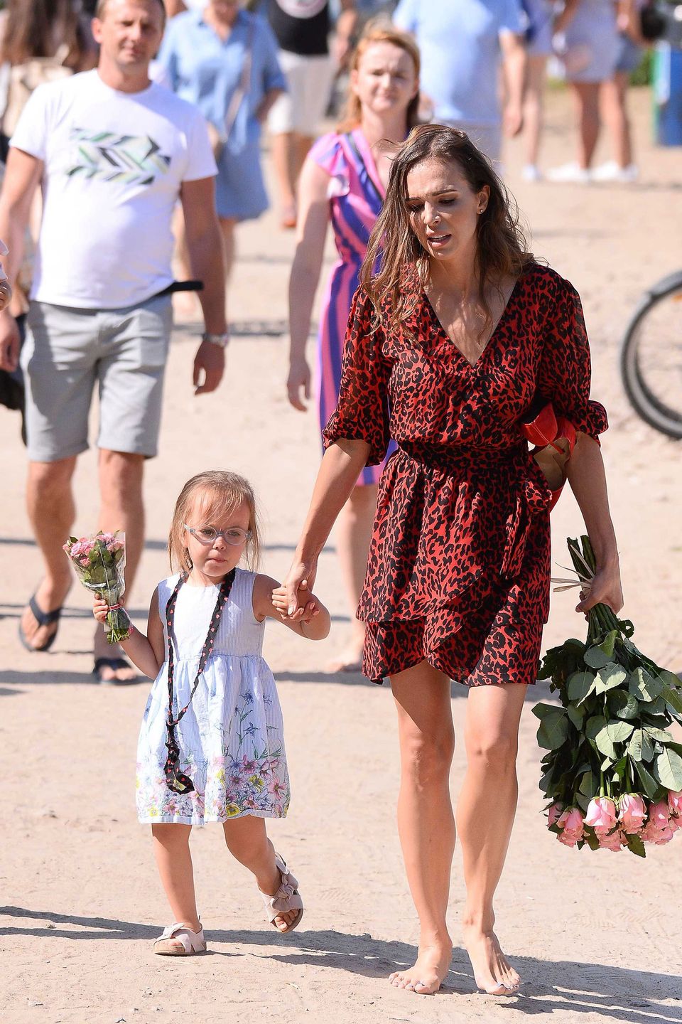 Anna Wendzikowska na plaży w Warszawie