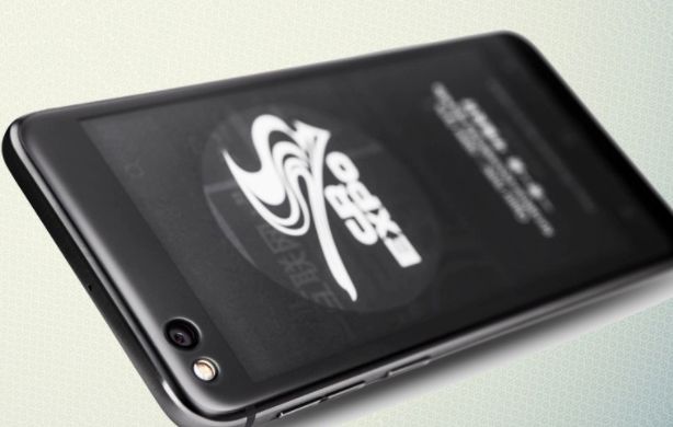 YotaPhone 3: rosyjski smartfon ponownie z dwoma ekranami