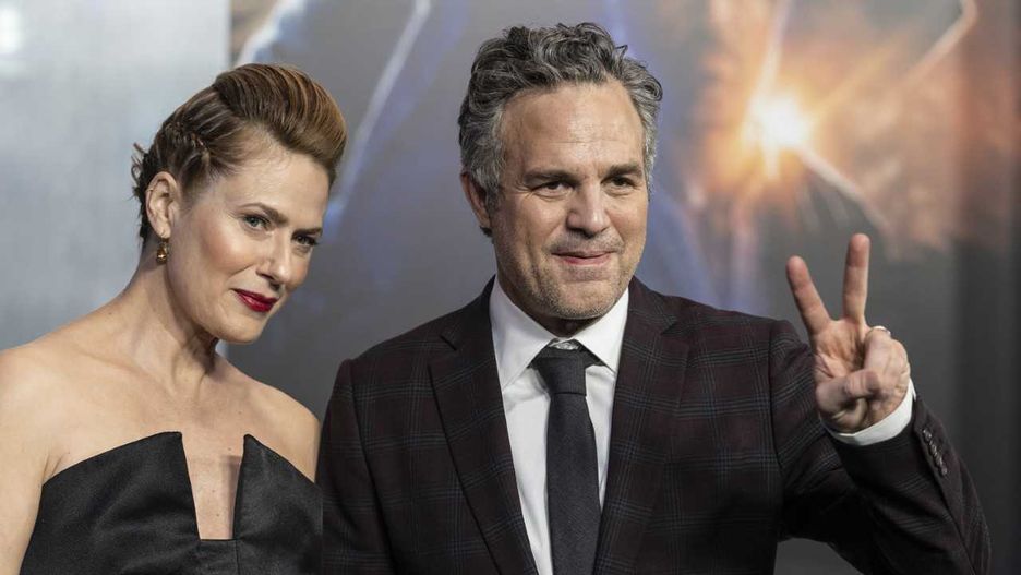 Mark Ruffalo z żoną na premierze filmu Netfliksa