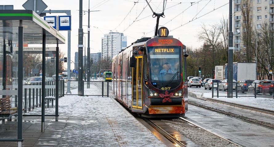 Poznań, Olsztyn i Warszawa w klimacie Hawkins. Netflix żegna się z fanami "Stranger Things"
