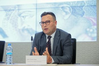 Zarabiają w NBP setki tysięcy złotych. Teraz nie nadzorują żadnego departamentu