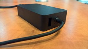 Mały gadżet, czyli gniazdo USB do ładowania np. smartfona a jak cieszy