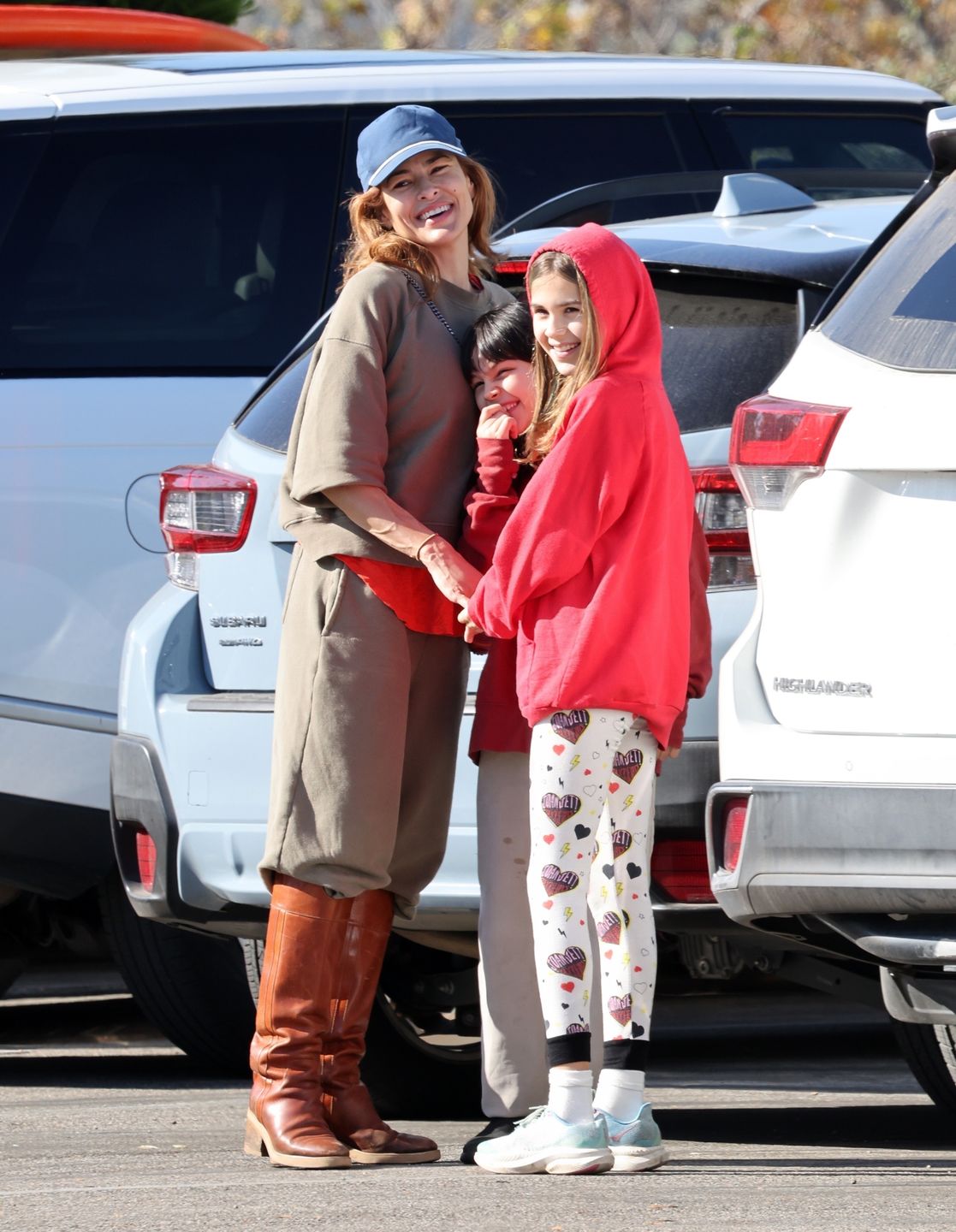 Eva Mendes i Ryan Gosling sfotografowani z córkami