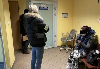 Łódź: Seniorka napadnięta przez oszustkę. Podała się za pracownicę NFZ
