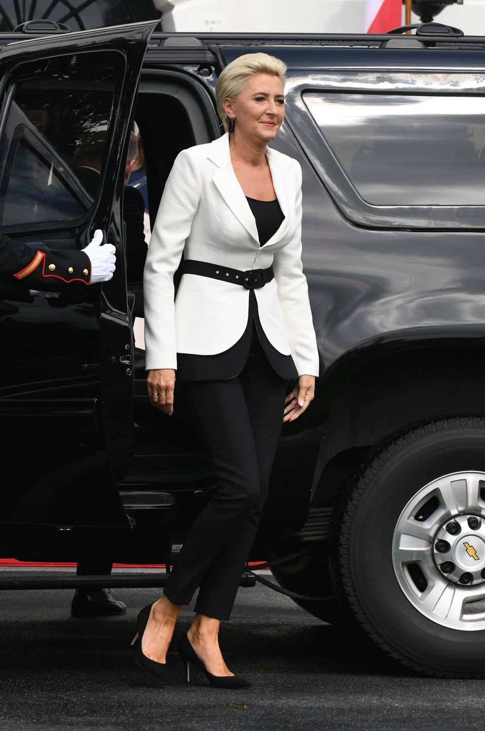 Agata Duda w białej marynarce na spotkaniu z Melanią Trump
