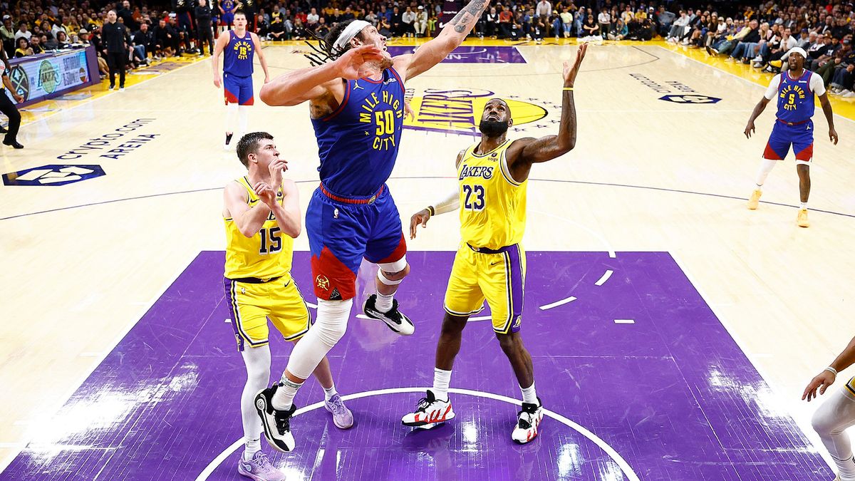 Koszykarze podczas meczu Los Angeles Lakers - Denver Nuggets