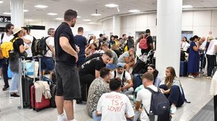 Chaos na Sycylii. Loty z i do Polski przekierowane