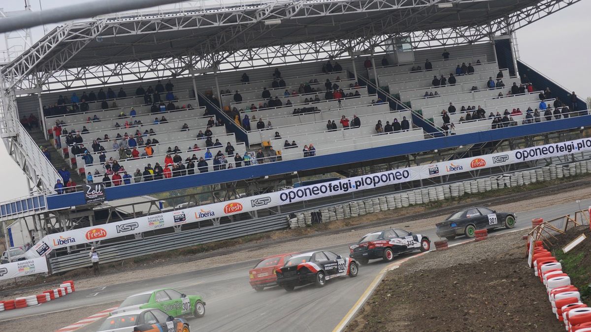 Zdjęcie okładkowe artykułu: Materiały prasowe /  / Samochodem z mistrzostw świata w OPONEO Rallycross