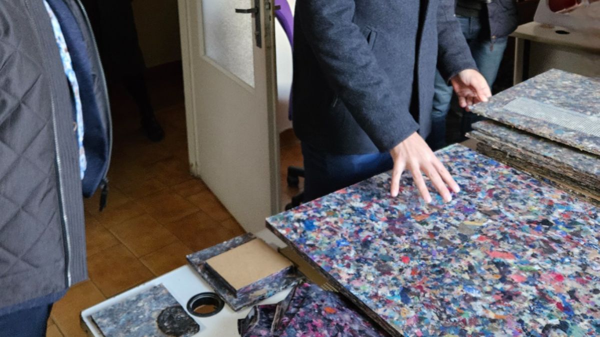 Czesi wpadli na pomysł jak poradzić sobie z nadmiarem tekstyliów