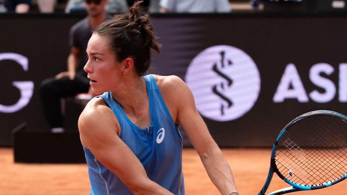 Twitter / WTA / Lois Boisson w czasie meczu na korcie