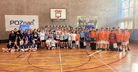 Sportowa radość i drużynowa współpraca – młodzi poznaniacy rywalizowali w finałach unihokeja