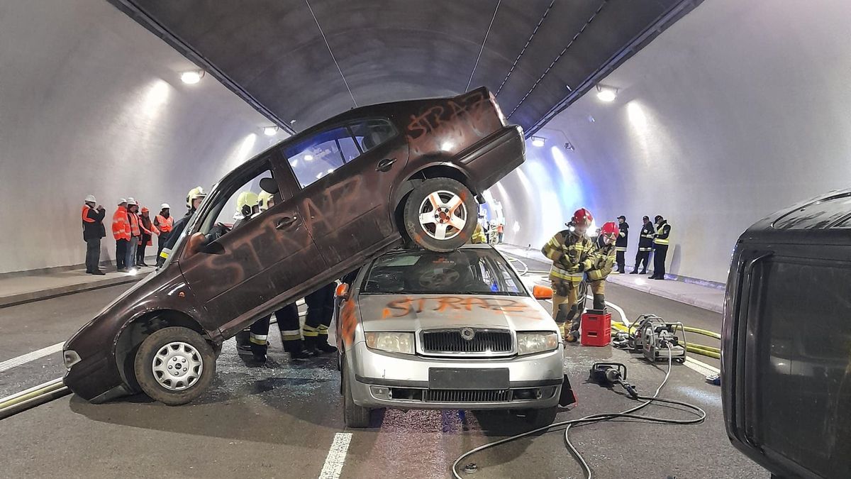 W karambolu udział wzięło kilka samochodów, w tym autobus