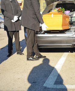 Żałobnicy byli zdumieni. Incydent w trakcie pogrzebu