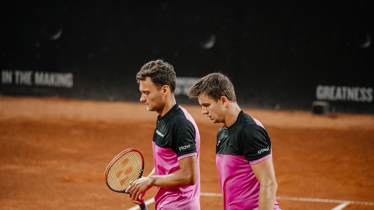 Zdjęcie okładkowe artykułu: Materiały prasowe / ATP Challenger Iasi / Na zdjęciu: Piotr Matuszewski i Karol Drzewiecki