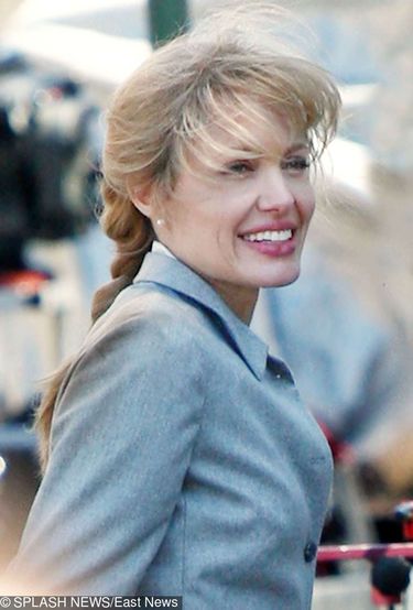Angelina Jolie jako blondynka w filmie SALT