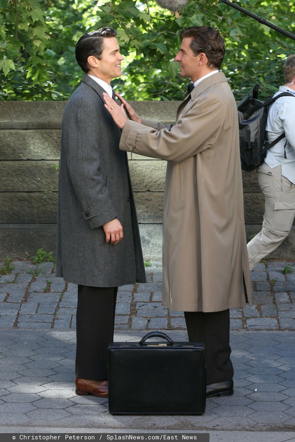 Bradley Cooper i Matt Comer na planie filmu Maestro