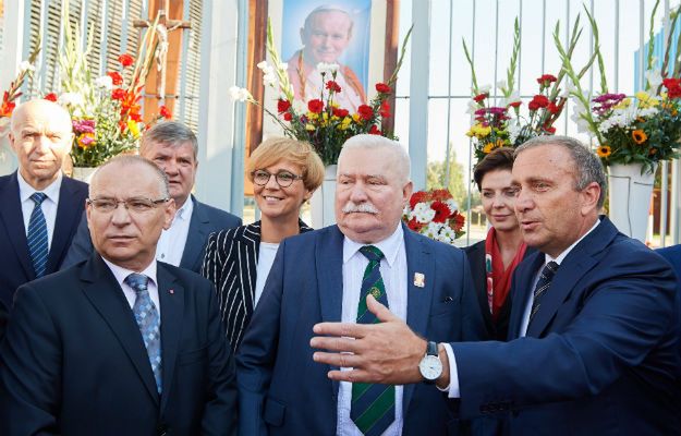 Jerzy Borowczak, Lech Wałęsa, Grzegorz Schetyna (w pierwszym rzędzie, od lewej)