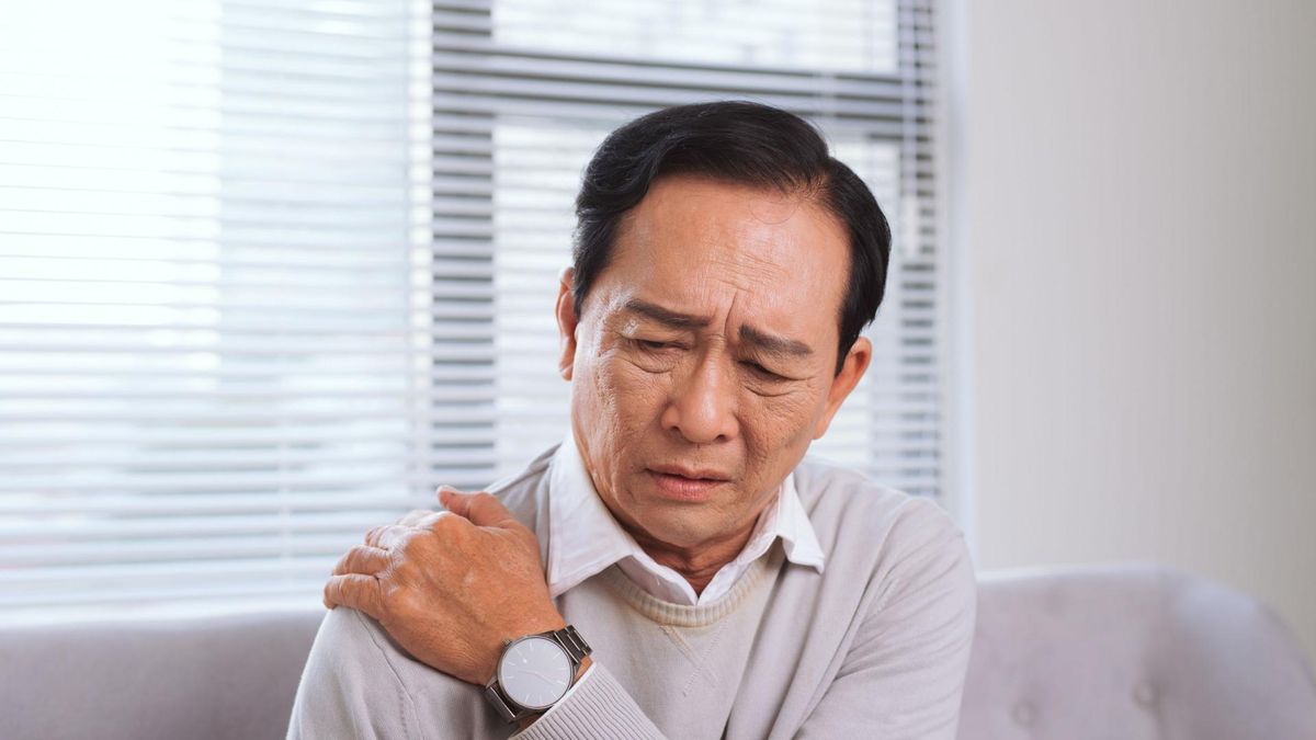 Dolegliwości mogą mieć swoją przyczynę w zespole bolesnego barku