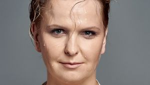 Otylia Jędrzejczak próbuje podnieść samoocenę nastolatek