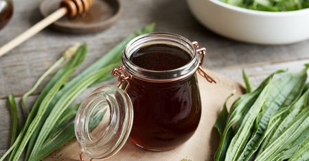 Kiedy męczy mnie kaszel robię domowy syrop. Wcale nie z cebuli