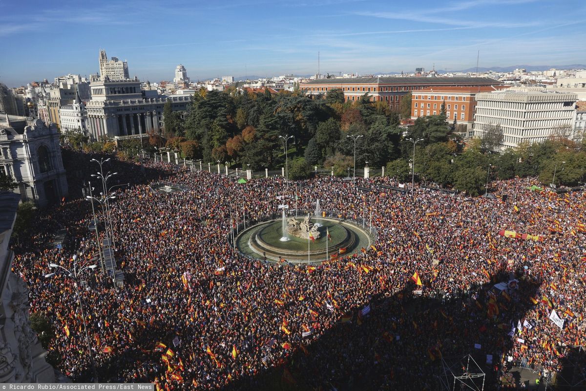 Tysiące ludzi na demonstracji przeciwko amnestii w Madrycie