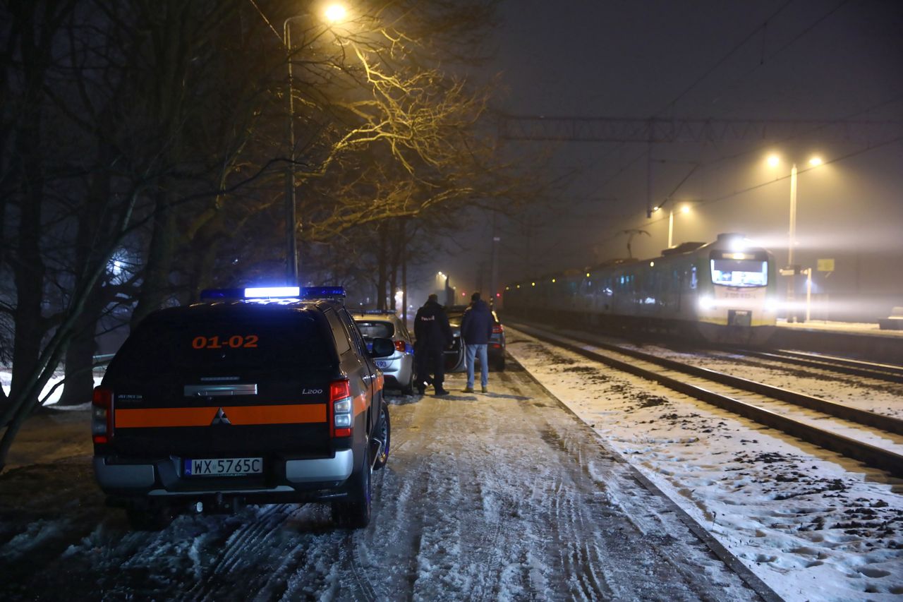 Mazowieckie. Służby na miejscu wypadku na stacji kolejowej w Zielonce