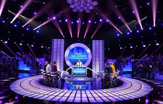 „Big Music Quiz” Sławomira Zapały w TVP1 ma o 430 tys. widzów mniej niż w TVP2