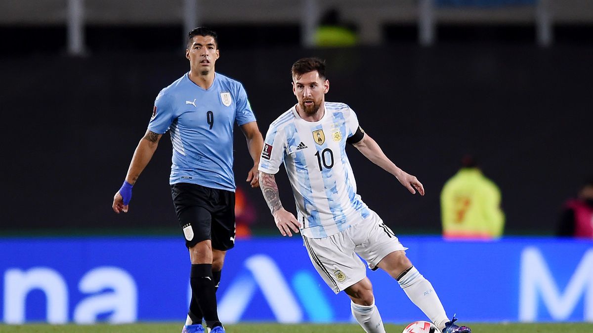 Zdjęcie okładkowe artykułu: Getty Images / Marcelo Endelli / Na zdjęciu: Luis Suarez i Lionel Messi