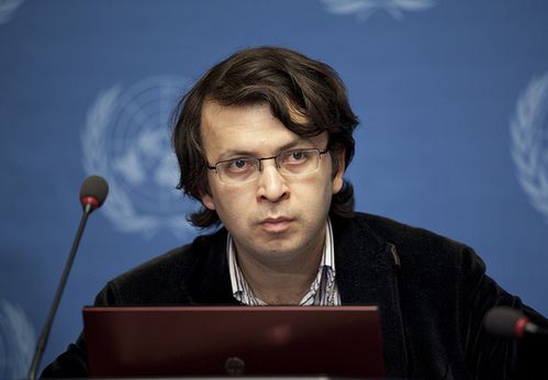 Emin Milli podczas konferencji ONZ o wolności słowa w Internecie