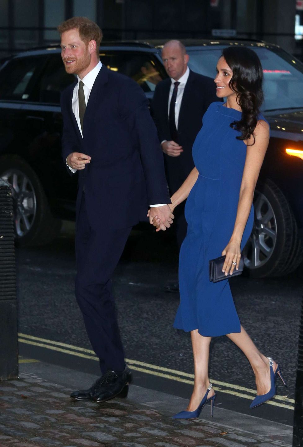 Meghan Markle w niebieskiej sukience na gali 100 Days to Peace