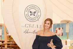 LOOK OF THE DAY: Jessica Alba w sukience The Great