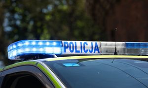 Dramatyczne odkrycie w Krakowie. Nie żyje starsza kobieta; mężczyzna jest ranny