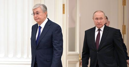 W co gra Kazachstan? Dziwny taniec w Nur Sułtanie