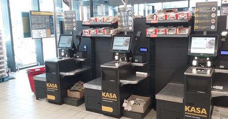 Podmieniali kody kreskowe w kasach samoobsługowych