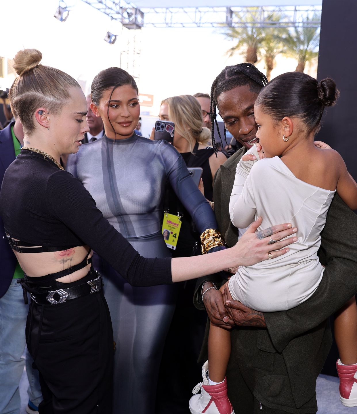 Stormi kradnie show Kylie Jenner i Travisowi Scottowi na gali