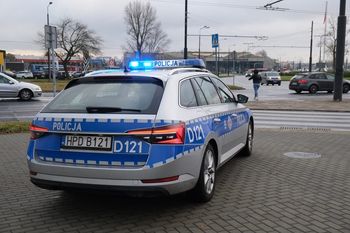 Finał kradzieży Opla Movano z Sympatycznej. Złodzieje wpadli z promilami, bus wrócił do właściciela