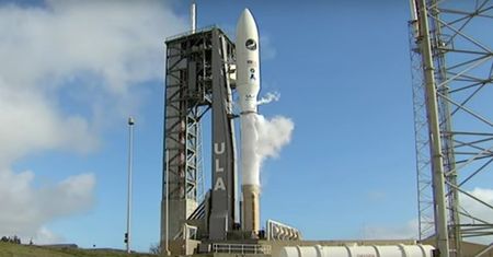 Tajemnicza misja armii USA i NASA. Wahadłowiec X-37B wyniesiony na orbitę [Zobacz wideo]