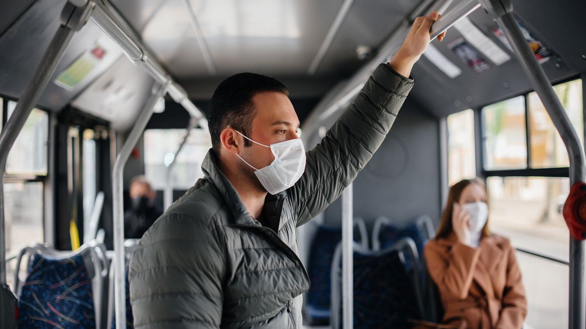 Francuscy politycy chcą 75 tys. euro kary za podrobiony certyfikat covidowy 