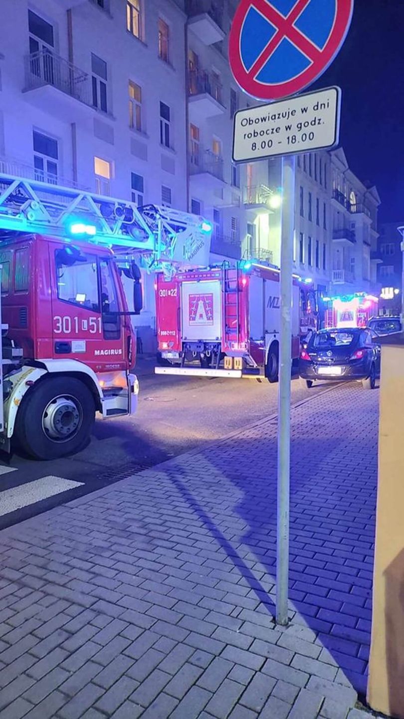 Interwencja strażaków do pożaru w mieszkaniu przy ul. Niecałej