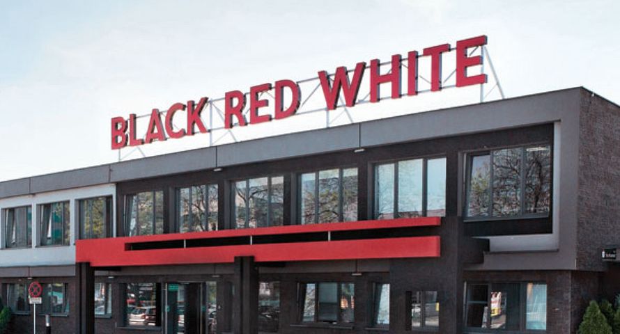 Polski producent mebli przejęty przez Austriaków. Bez zmian we władzach