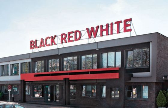 Polski producent mebli przejęty przez Austriaków. Bez zmian we władzach