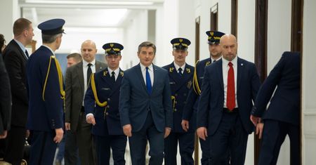 Nagrody pracowników Kancelarii Sejmu. U Kuchcińskiego rozdano blisko milion złotych