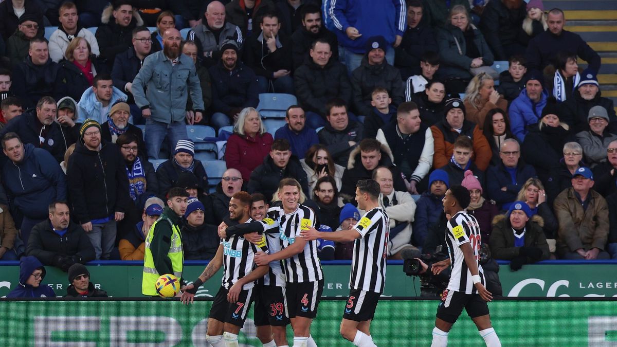 Zdjęcie okładkowe artykułu: Getty Images / Nathan Stirk / Na zdjęciu: radość piłkarzy Newcastle United
