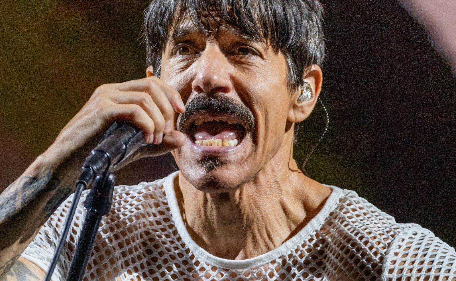 Red Hot Chili Peppers will play in Poland.  What’s going on with the stadium?