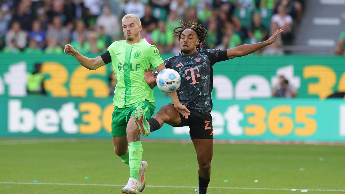 Getty Images / Juergen Fromme - firo sportphoto / Na zdjęciu: Jakub Kamiński i Sacha Boey