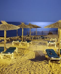 Dzieci znalazły na hiszpańskiej plaży kilkanaście kg narkotyków