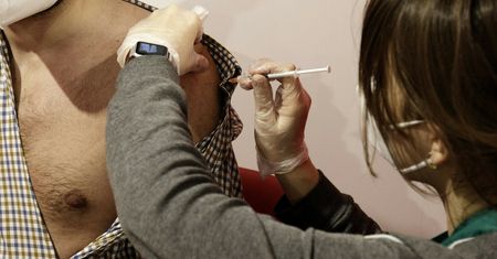 AstraZeneca pod lupą. Twarde stanowisko Ministerstwa Zdrowia ws. szczepień