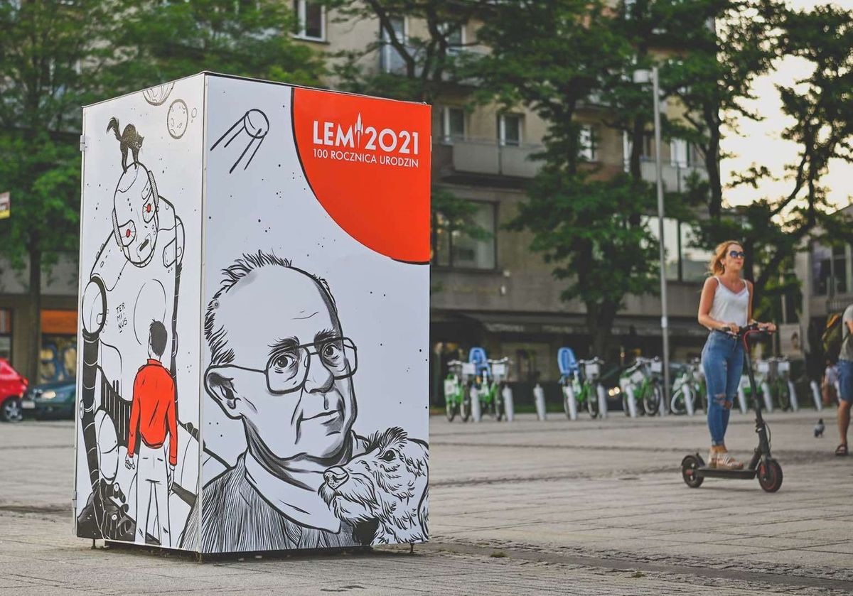 Śląskie. Z okazji 100. rocznicy urodzin Stanisława Lema na placu Biegańskiego w Częstochowie pojawiła się specjalna instalacja artystyczna.