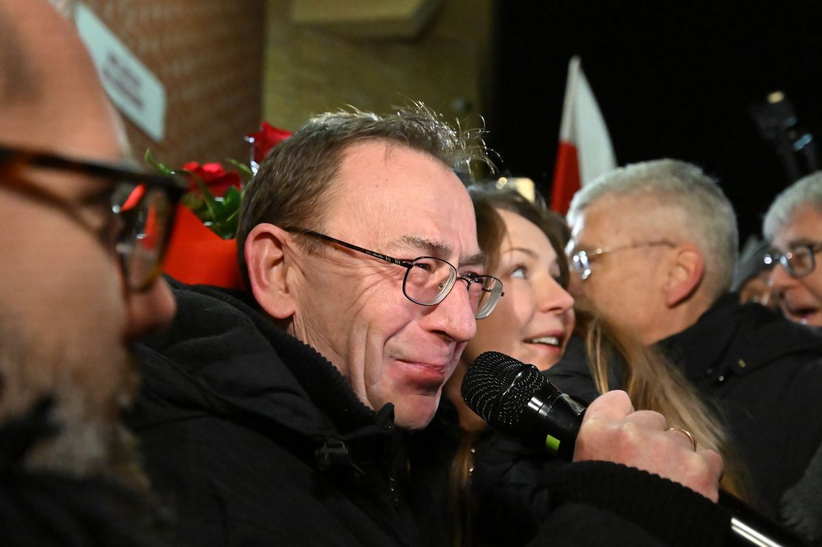 Były szef MSWiA Mariusz Kamiński opuścił więzienie w Radomiu wieczorem we wtorek 23 stycznia