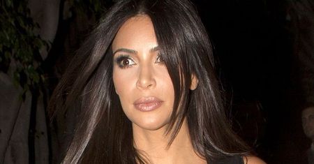 W co ona się wcisnęła? Dziwaczny strój Kardashian